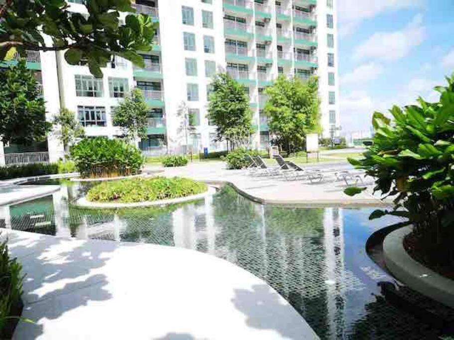 Homenest Jb City Poolview Suite By Cozy Home Johor Bahru Exteriér fotografie