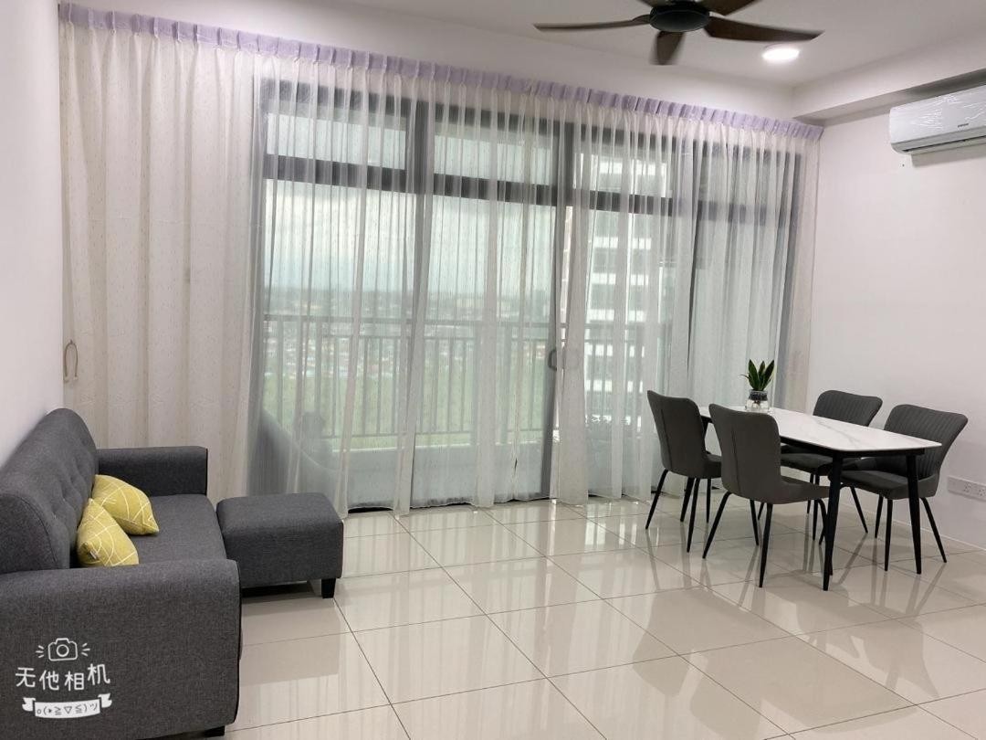 Homenest Jb City Poolview Suite By Cozy Home Johor Bahru Exteriér fotografie