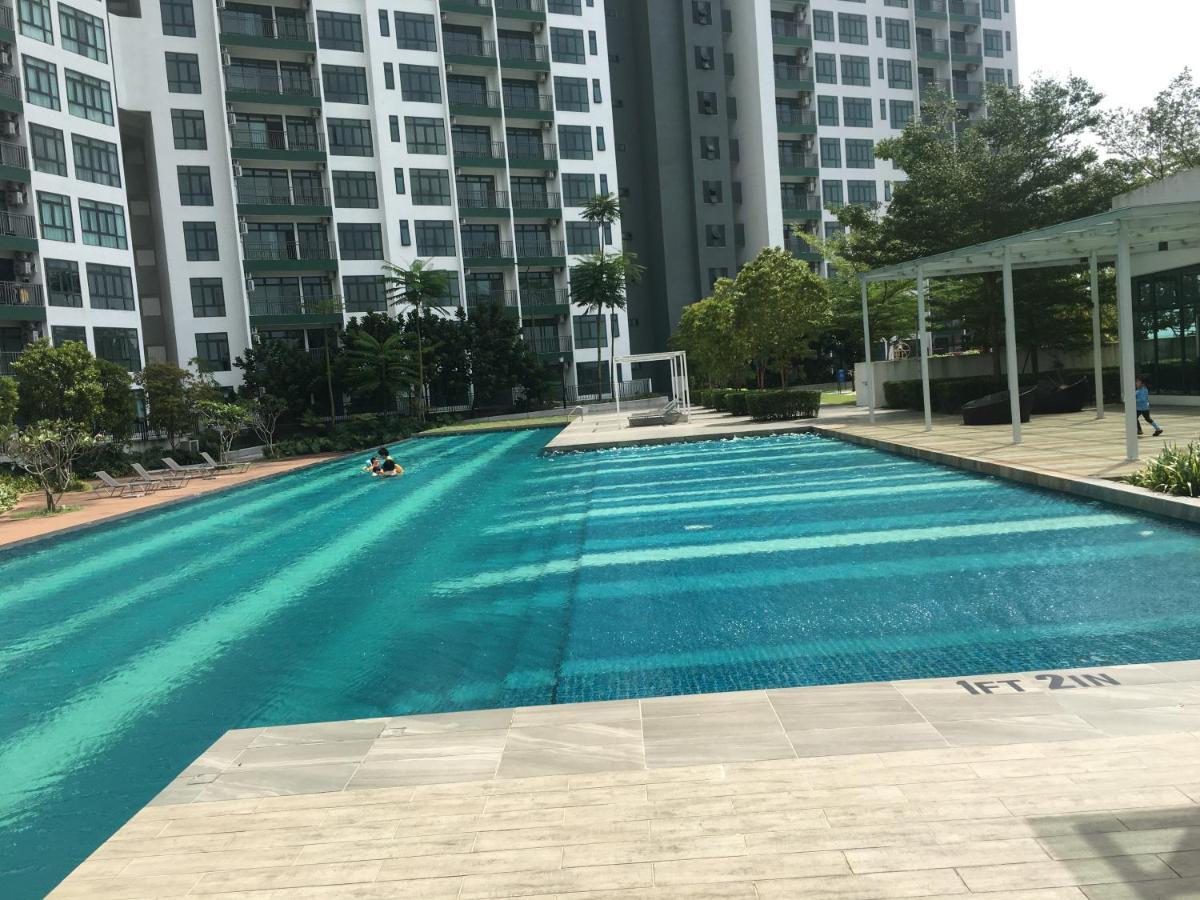 Homenest Jb City Poolview Suite By Cozy Home Johor Bahru Exteriér fotografie