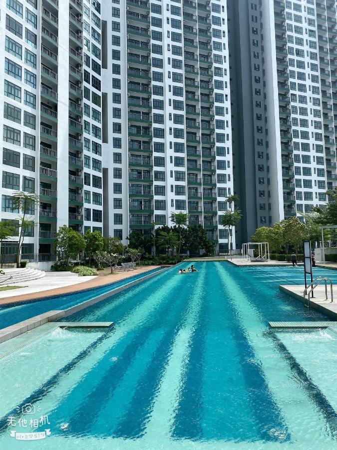 Homenest Jb City Poolview Suite By Cozy Home Johor Bahru Exteriér fotografie