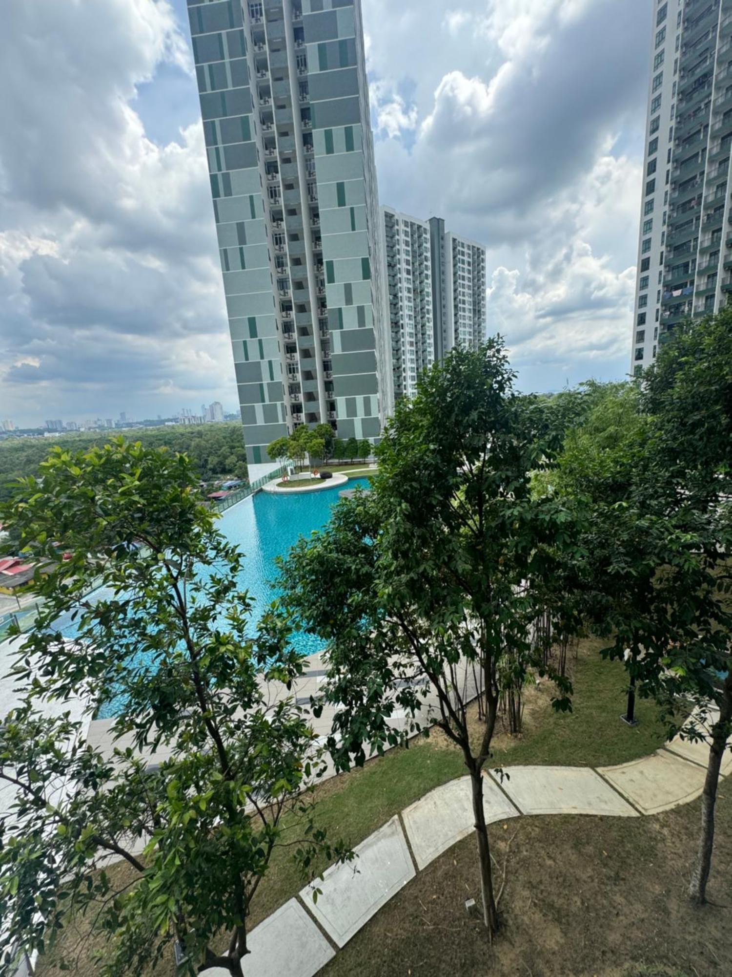 Homenest Jb City Poolview Suite By Cozy Home Johor Bahru Exteriér fotografie